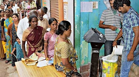 “ஏழைகளுக்கு மட்டுமே ரேஷன் அரிசி கிடைக்க வேண்டும்”- சென்னை உயர்நீதிமன்றம்