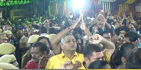 தீபத் திருவிழா: திருவண்ணாமலையில் பரணி தீபம் ஏற்றம்