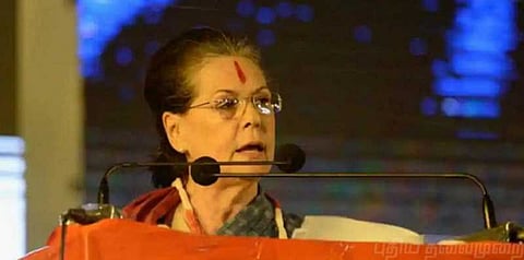 சந்திரசேகர் ராவ் ஆட்சியில் தெலுங்கானா பின்னோக்கி சென்றுவிட்டது - சோனியா பேச்சு