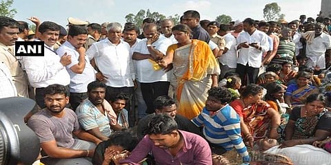 பேருந்து விபத்தில் உயிரிழந்தவர்களுக்கு தலா 5 லட்சம் - முதல்வர் குமாரசாமி