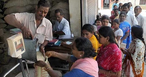 புயல் பாதித்த மாவட்டங்களில் அடுத்த மாத ரேஷன் பொருட்களை இப்போதே வாங்கலாம்..!