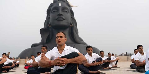 கோவையில் இந்திய ராணுவ வீரர்களுக்கு யோகா பயிற்சி !