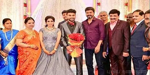 ரமேஷ் கண்ணா மகன் திருமண விழாவில் கலந்து கொண்டார் விஜய்