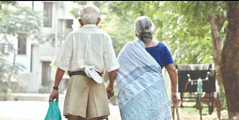 நிபந்தனையுடன் பிள்ளைகளுக்கு சொத்தை கொடுக்கலாம்..! மீறினால் பெற்றோர்களுக்கே சொத்து..!