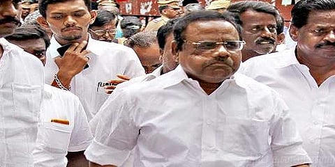 சபாநாயகருடன் காங்கிரஸ் எம்எல்ஏக்கள் திடீர் சந்திப்பு