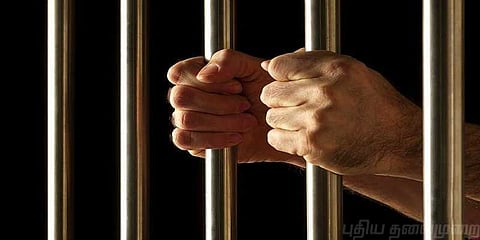 சதிசெய்து மிரட்டி தொழிலதிபரிடம் 70 லட்சம் பணம் பறிப்பு - ஒரே குடும்பத்தை சேர்ந்த 4 பேர் கைது