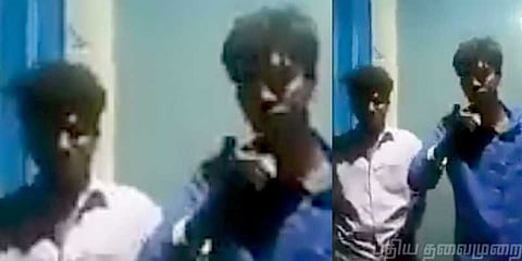 ‘சர்கார்’ படத்திற்கு ஆதரவாக அரிவாளுடன் பேசிய இளைஞர்கள் கைது