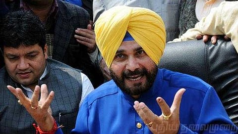 தொடர் பிரசாரம்: பேச்சை இழக்கும் நிலையில் சித்துவுக்கு சிகிச்சை!