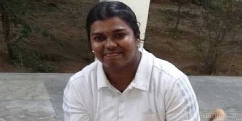 விஷ்ணு பிரியா தற்கொலை வழக்கை சிபிஐ தொடர்ந்து விசாரிக்கலாம் - நீதிமன்றம்