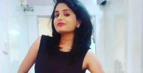 டிவி தொகுப்பாளர் மரணம்... கொலையா..? விபத்தா..?