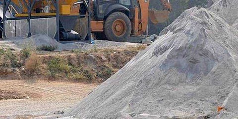 போலி எம்-சாண்ட்’ மணல் - மோசடி நிறுவனத்திற்கு சீல்