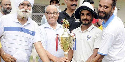 ஐபிஎல் ஏலத்தில் 4.8 கோடிக்கு எடுக்கப்பட்ட 17 வயது சிறுவன்