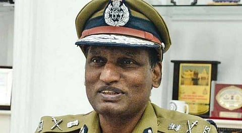 டிஜிபி பணி நீட்டிப்பை எதிர்த்து வழக்கு: தலைமைச் செயலர் உட்பட சிலருக்கு நோட்டீஸ்