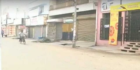 பட்டாசு தொழிலாளர்களுக்கு ஆதரவு தெரிவித்து முழு அடைப்பு போராட்டம்