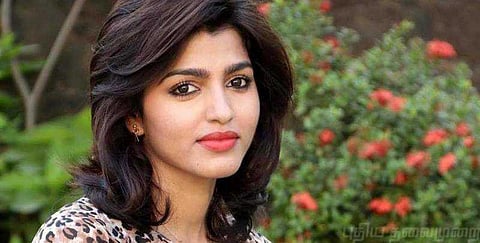 படப்பிடிப்பில் விபத்து: பீர் பாட்டில் குத்தி சாய் தன்ஷிகா காயம்!