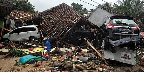 இந்தோனேஷிய சுனாமி: பலி எண்ணிக்கை 281 ஆக உயர்வு