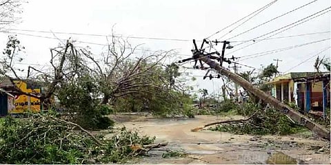 மின்சாரம் இல்லாத நாட்களுக்கும் கட்டணம் - வேதாரண்யம் மக்கள் வேதனை