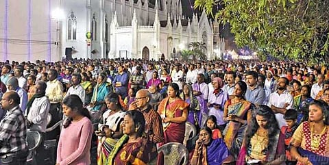 கிறிஸ்துமஸ் பண்டிகை உற்சாக கொண்டாட்டம்