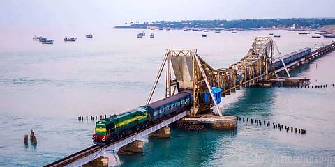 பாம்பனில் ரூ.250 கோடியில் புதிய பாலம்: ரயில்வே அமைச்சகம்