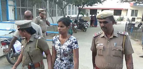 நேரில் பார்க்காத ஃபேஸ்புக் காதலனுக்காக பெற்ற தாயை கொன்ற மகள்..! திருவள்ளூரில் அதிர்ச்சி..!