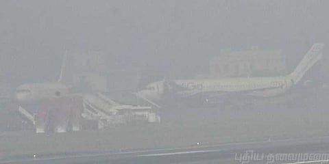 டெல்லியில் கடும் பனிமூட்டம்: விமான சேவை பாதிப்பு