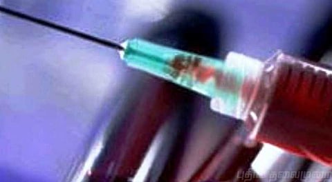 கர்ப்பிணிக்கு எச்ஐவி தொற்று ரத்தம் ஏற்றிய ஊழியர்: அரசு மருத்துவமனை அவலம்