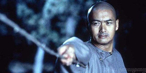 ஐயாயிரம் கோடியை ஏழைகளுக்கு அள்ளிக் கொடுத்த ‘குங்ஃபூ ஹீரோ’