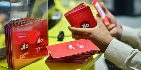 ரூ.399 ரீசார்ஜ் செய்தால் அதே அளவிலான தொகை பெறலாம்...! ஜியோ நியூ இயர் ஆஃபர்..!