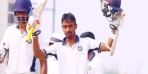 சதம் விளாசிய அபிமன்யூ - 322 ரன்னை சேஸ் செய்து மேற்குவங்காளம் வெற்றி