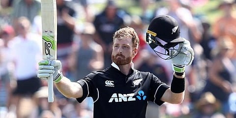 இலங்கைக்கு எதிரான ஒரு நாள் போட்டி: நியூசி. அணி 371 ரன் குவிப்பு