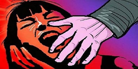 சொந்த மகளை பாலியல் வன்கொடுமை செய்து மிரட்டிய தந்தை