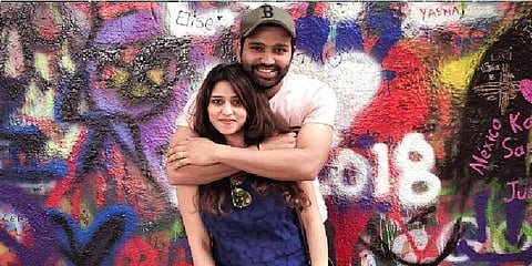 செல்ல மகளின் ஃபர்ஸ்ட் லுக் படத்தை பதிவிட்ட ரோஹித் சர்மா