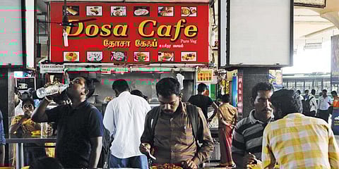 நெகிழி தடை கவலையில்லை ! அசத்தும் கோயம்பேடு பேருந்து நிலைய 'ஹோட்டல்கள்'