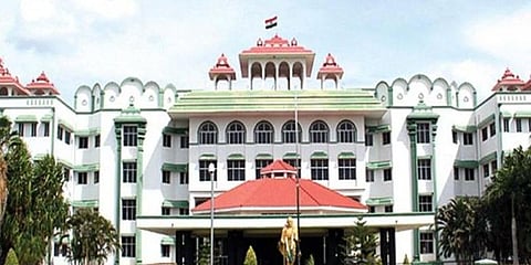 கிணற்றில் தண்ணீர் எடுப்பதில் இப்போதும் கூட தீண்டாமையா? - நீதிபதி வேதனை