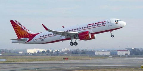 நடுவானில் எரிபொருள் கசிவு: தப்பியது ஏர் இந்தியா விமானம்!