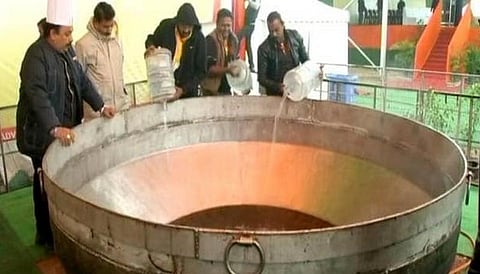 பட்டியல் இன மக்களுக்கான விருந்தில் பாஜக கின்னஸ் சாதனை முயற்சி