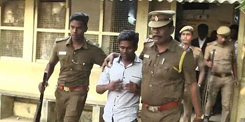 “கிளி ஜோதிடரைக் கொன்றது ஏன்?”- தவறான உறவில் தவித்த ரகு வாக்குமூலம்