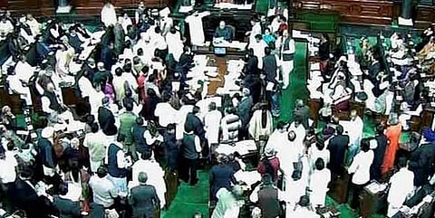 குடியுரிமை சட்டத்திருத்த மசோதா மக்களவையில் நிறைவேற்றம்