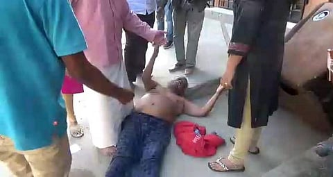 தந்தையென்றும் பாராமல் கொடுமை புரிந்த மகள் !