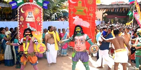 தாரமங்கலம் பாரம்பரியம் மிக்க கத்தி போடும் திருவிழா