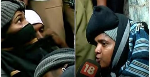 சபரிமலை செல்ல முயன்ற 2 பெண்கள் தடுத்து நிறுத்தம்