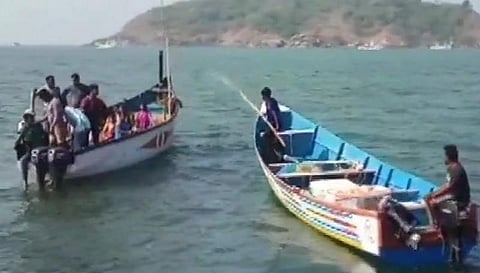 கர்நாடகாவில் படகு கவிழ்ந்து 6 பேர் பரிதாபமாக பலி