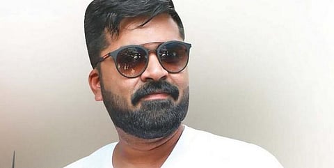 “என் கட்அவுட்டிற்கு அண்டாவில் கொண்டு வந்து பால் அபிஷேகம் செய்யுங்கள்”- சிம்பு ஆவேசம்..!