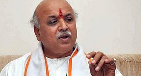 "மோடி டீ விற்று நான் பார்த்தது இல்லை" பிரவீன் தொகாடியா