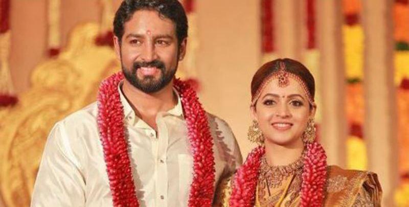 ’காதல், பல கதைகளை கொடுக்கிறது’: திருமண நாளில் நடிகை பாவனா பளீச்!