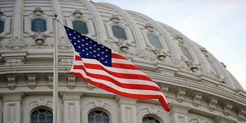 ஒரு மாதமாக ஊதியமின்றி பணியாற்றும் அமெரிக்க அரசு ஊழியர்கள்