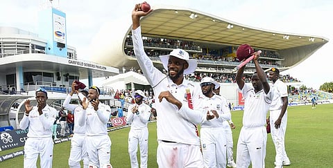 8 விக்கெட் அள்ளினார் சேஸ்: இங்கிலாந்து அணி பரிதாப தோல்வி!