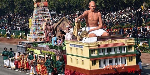 “குடியரசு தினவிழா தமிழ்நாடு அணிவகுப்பு” - சர்ச்சையாகும் ஆடை விவகாரம்..!