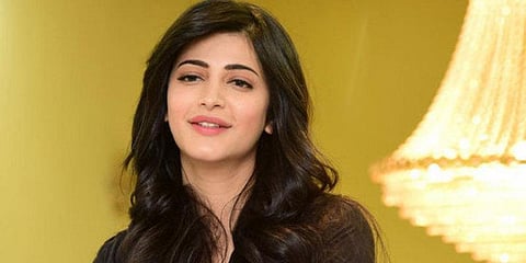 லண்டன் இசை ரசிகர்களை கவர்ந்த ஸ்ருதிஹாசன்!