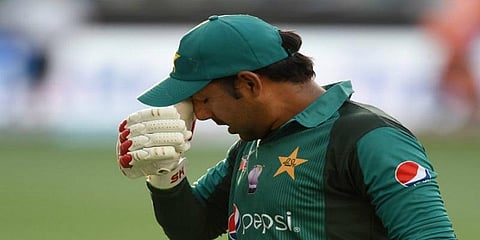 பாகிஸ்தான் கிரிக்கெட் கேப்டன் 4 போட்டிகளில் விளையாடத்தடை - ஐசிசி நடவடிக்கை